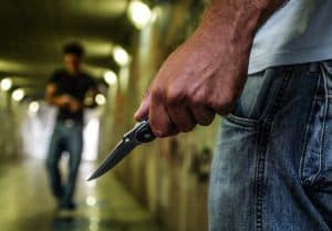GERMOGLI PH: FIRENZE FOTO SIMBOLO CRIMINALITA' BABY GANG GIOVANILI PESTAGGI ARMA CONTUNDENTE SPRANGA COLTELLO VIOLENZA BRANCO RISSA AGGRESSIONE