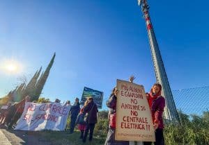 GERMOGLI PH 22 NOVEMBRE 2024 FIRENZE VIA DELLA QUIETE PROTESTA CITTADINI CONTRO LA COSTRUZIONE DI UNA CENTRALE ELETTRICA