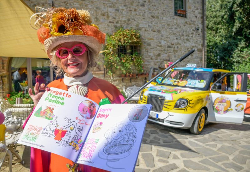 10 ottobre 2023 Bagno a Ripoli presentata la tana dei supereroi nuovo progetto di Zia Caterina storica tassista di Milano 25 nella foto zia caterina