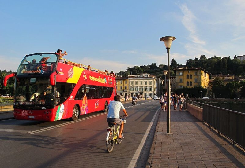 Bus_turistico_firenze_(ponte_alle_grazie