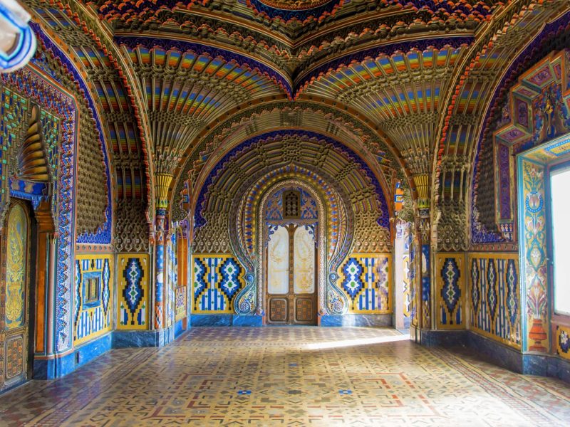 Castello_di_Sammezzano-2 https://commons.wikimedia.org/wiki/File:Castello_di_Sammezzano.jpg