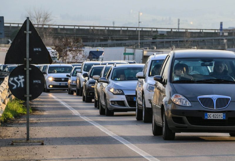 GERMOGLI PH 10 FEBBRAIO 2018 FIRENZE PONTE ALL' INDIANO TRAFFICO PER LAVORI IN CORSO SOSTITUZIONE LAMPIONI NUOVA ILLUMINAZIONE STRADALE