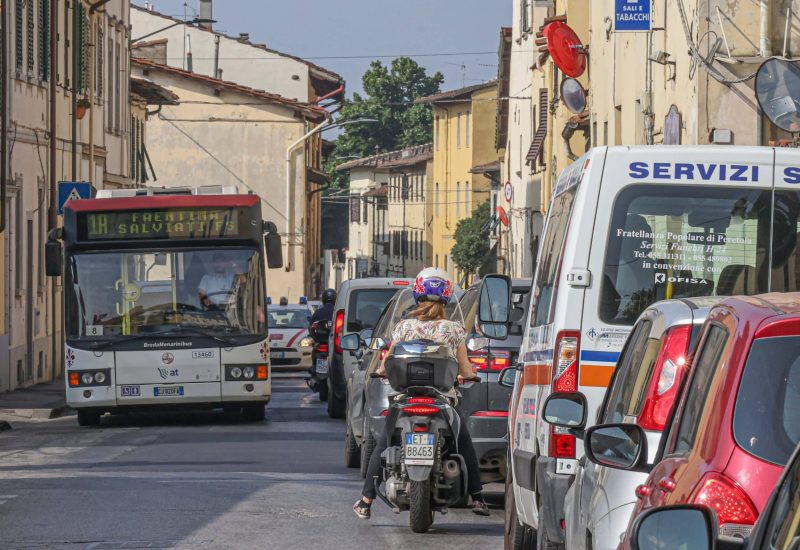 GERMOGLI PH: 11 GIUGNO 2025 FIRENZE LAVORI STRADALI PER PUBLIACQUA SULLA VIA BOLOGNESE TRAFFICO SOSTENUTO IN VIA FAENTINA E ZONA CURE