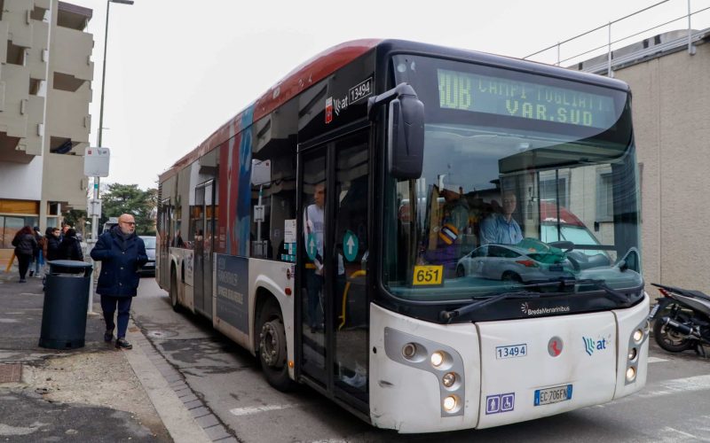 GERMOGLI PH: 20 GENNAIO 2025 CAMPI BISENZIO VIA TINTORI AUTOBUS 30 AUTOLINEE TOSCANE IL BUS CHE VOLEVA PRENDERE MAATI MOUBAKIR PRIMA DI ESSERE UCCISO