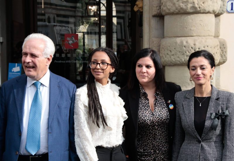 GERMOGLI PH 20 NOVEMBRE 2025 FIRENZE REGIONE TOSCANA PALAZZO STROZZI SACRATI PRESENTAZIONE NUOVA GIUNTA REGIONALE NELLA FOTO MIA DIOP ALESSANDRA NARDINI CRISTINA MANETTI EUGENIO GIANI