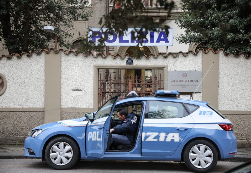 GERMOGLI PH 22 FEBBRAIO 2018 QUESTURA EMPOLI PIAZZA GRAMSCI POLIZIA SCENTIFICA AUTO AGENTI POLIZIOTTI FOTO SIMBOLO Â© TOMMASO GASPERINI FOTOCRONACHE GERMOGLI