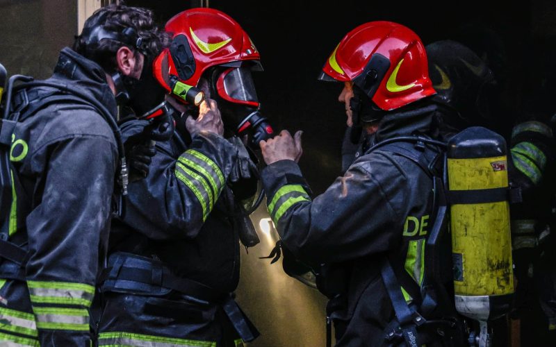 GERMOGLI PH 22 GENNAIO 2025 FIRENZE VIGILI DEL FUOCO INCENDIO INTOSSICATI FUMO GAS FOTO SIMBOLO