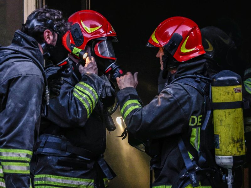 GERMOGLI PH 22 GENNAIO 2025 FIRENZE VIGILI DEL FUOCO INCENDIO INTOSSICATI FUMO GAS FOTO SIMBOLO