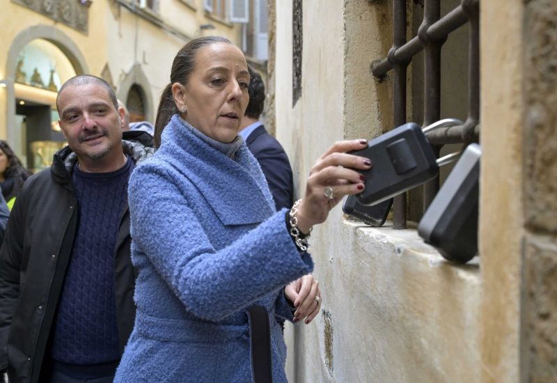 GERMOGLI PH 25 FEBBRAIO 2025 FIRENZE LE ISTITUZIONI CITTADINE E LE FORZE DI POLIZIA MUNICIPALE SONO ANDATE IN GIRO PER IL CENTRO STORICO PER RIMUOVERE LE KEYBOX