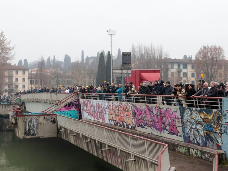 GERMOGLI PH 27 FEBBRAIO 2026 FIRENZE VARO DEL NUOVO PONTE SULL'ARNO SU LUNGARNO COLOMBO
