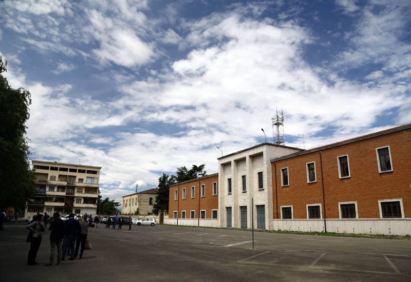 GERMOGLI PH: 27 MAGGIO 2015 SCANDICCI EX CASERMA MILITARE DEI LUPI DI TOSCANA GONZAGA SOPRALLUOGO DEL SINDACO DI FIRENZE E IL MINISTRO DELLA DIFESA NELLA FOTO