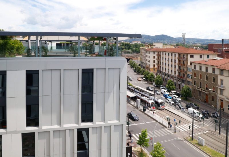 GERMOGLI PH: 29 MAGGIO 2025 FIRENZE VIALE BELFIORE INAUGURAZIONE TERRAZZA GIARDINO ROOFTOP CON PISCINA DEL SOCIAL HUB HOTEL STUDENTATO COWORKING