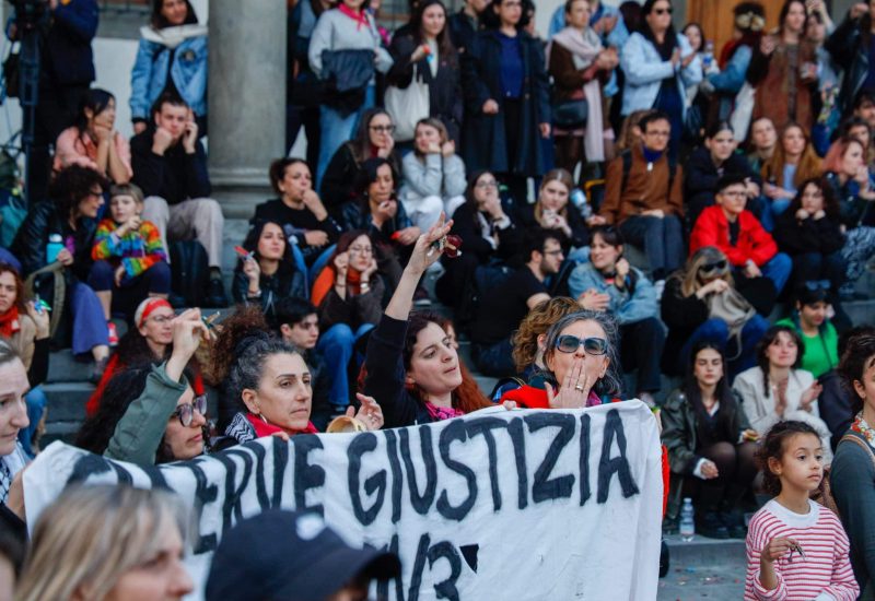 GERMOGLI PH: 3 APRILE 2025 FIRENZE PIAZZA SS ANNUNZIATA MANIFESTAZIONE CONTRO LA VIOLENZA SULLE DONNE