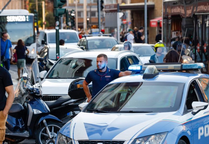 GERMOGLI PH 31 LUGLIO 2024 FIRENZE VIA ALAMANNI STAZIONE SANTA MARIA NOVELLA RETATA CONTROLLI ANTIDROGA DELLE FORZE DELL'ORDINE NELLA FOTO POLIZIA DI STATO