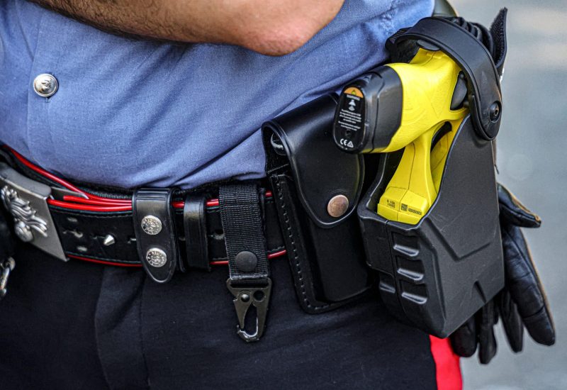 GERMOGLI PH: 4 AGOSTO 2022 FIRENZE FOTO SIMBOLO CARABINIERI RADIOMOBILE PRONTO INTERVENTO CONTROLLO DEL TERRITORIO 112 PISTOLA DETERRENTE TASER