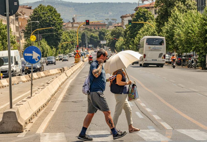 GERMOGLI PH: 5 GIUGNO 2022 FIRENZE  VIALI DI CIRCONVALLAZIONE CALDO AFA TEMPERATURE RECORD