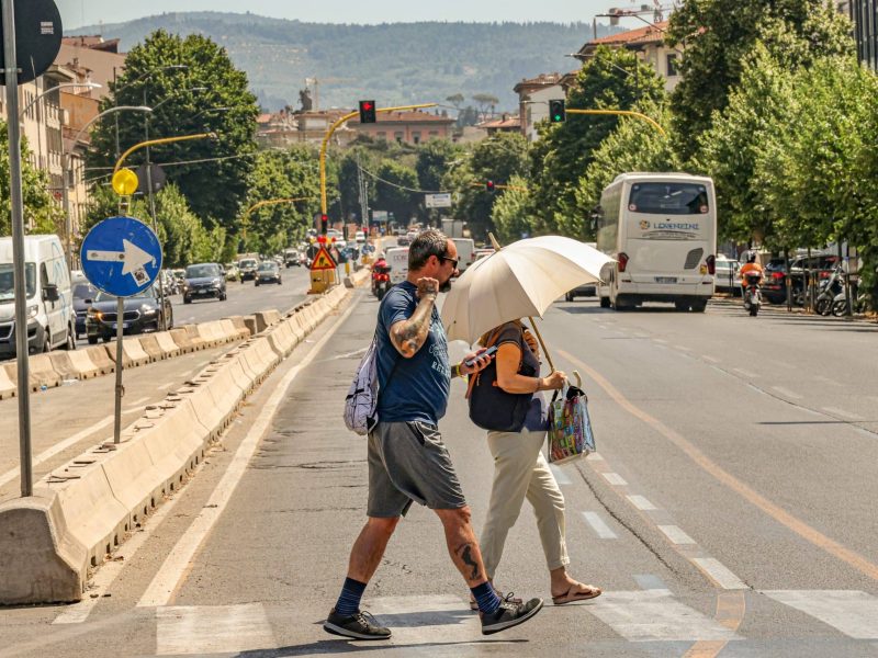 GERMOGLI PH: 5 GIUGNO 2022 FIRENZE  VIALI DI CIRCONVALLAZIONE CALDO AFA TEMPERATURE RECORD