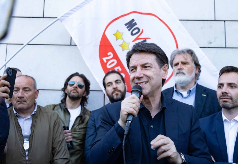 GERMOGLI PH: 5 MAGGIO 2023 CAMPI BISENZIO VISITA DEL LEADER DEL MOVIMENTO CINQUE STELLE GIUSEPPE CONTE PER LA CAMPAGNA ELETTORALE DI ANDREA TAGLIAFERRI