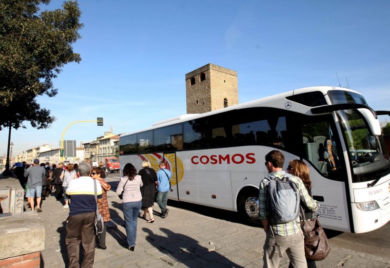 GERMOGLI PH - 7 APRILE 2011 FIRENZE LUNGARNO LA ZECCA PUS AUTOBUS TURISTICI TURISMO TURISTI