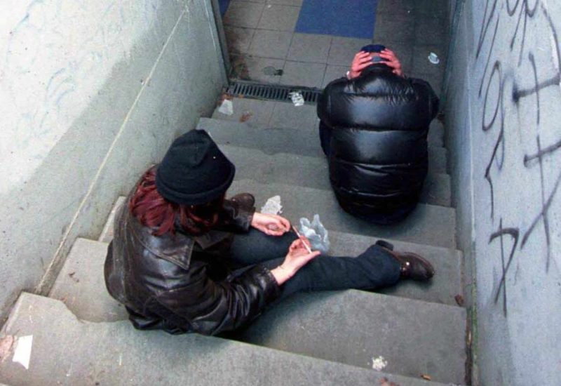 FIRENZE DROGATI DROGA DROGA SPACCIATORI SPACCIO  RAGAZZI CHE SI BUCANO EROINA SIRINGHE GERMOGLI PH: FIRENZE SOTTOPASSO PEDONALE  DROGATI DROGA 
SPACCIATORI SPACCIO  RAGAZZI CHE SI BUCANO EROINA SIRINGHE DIPENDENZA DISAGIO SOCIALE