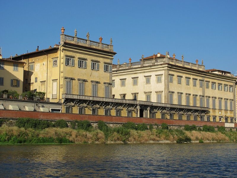 Palazzo_corsini_al_parione_visto_dal_fiume_08