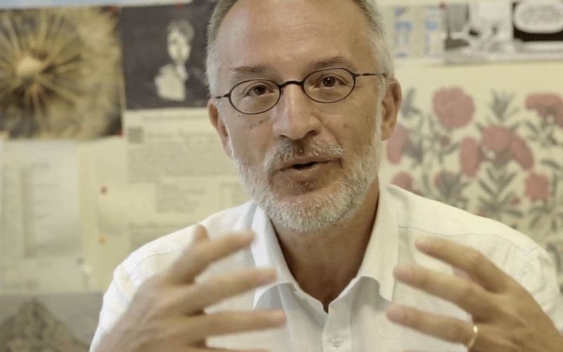 https://commons.wikimedia.org/wiki/File:Stefano_Mancuso_2018_Laterza.png