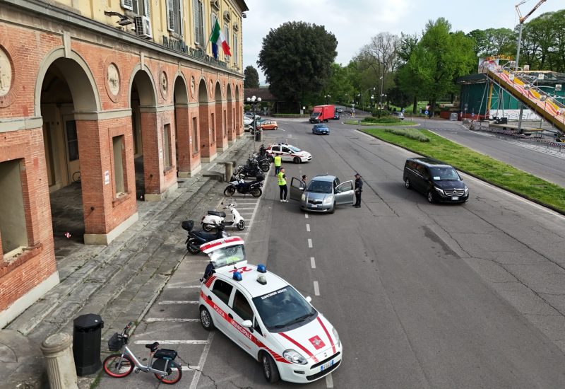 GERMOGLI PH: 16 APRILE 2025 FIRENZE PARCO DELLE CASCINE PIAZZALE DEL RE CONTROLLI POLIZIA LOCALE MUNICIPALE