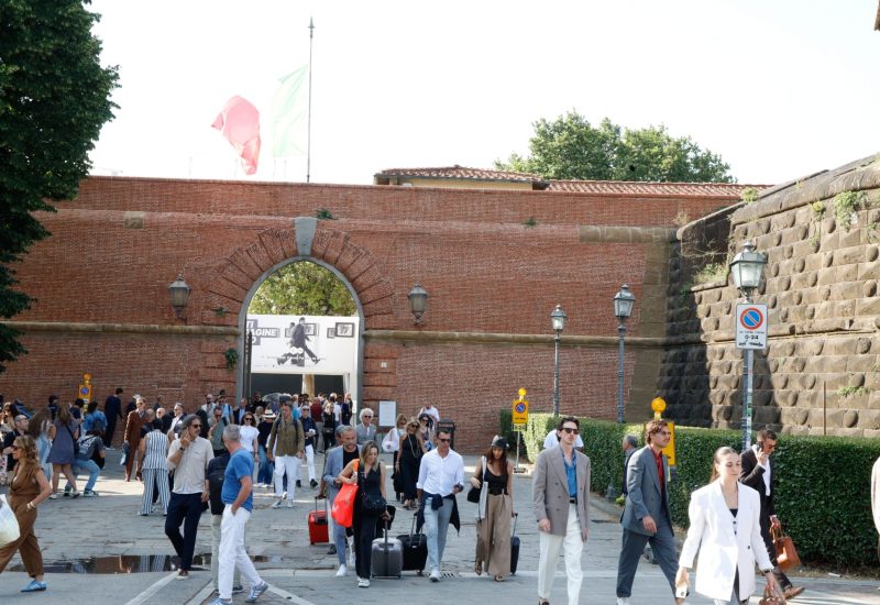 GERMOGLI PH: 17 GIUGNO 2025 FIRENZE FORTEZZA DA BASSO INAUGURAZIONE PITTI IMMAGINE UOMO STAND ESPOSITIVI MODA TESSUTI VESTITI NELLA FOTO