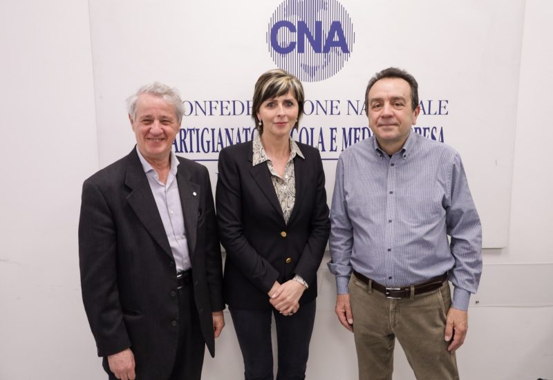 GERMOGLI PH: 20 MARZO 2023 SESTO FIORENTINO SEDE CNA INCONTRO CON L'ONOREVOLE ERICA MAZZETTI SU AMBEINTE E TERRITORIO NELLA FOTO DA SX FABRIZIO CECCONI ERICA MAZZETTI E PAOLO CONTI