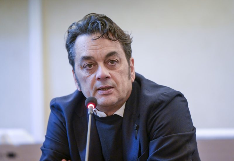 GERMOGLI PH: 9 GENNAIO 2024 FIRENZE IN SALA MACCONI DI PALAZZO VECCHIO SONO STATI PRESENTATI I NUOVI PROGETTI EXTRA SPORTIVI E LE NUOVE MAGLIE DELLA RONDINELLA MARZOCCO NELLA FOTO LORENZO BOSI PRESIDENTE RONDINELLA MARZOCCO