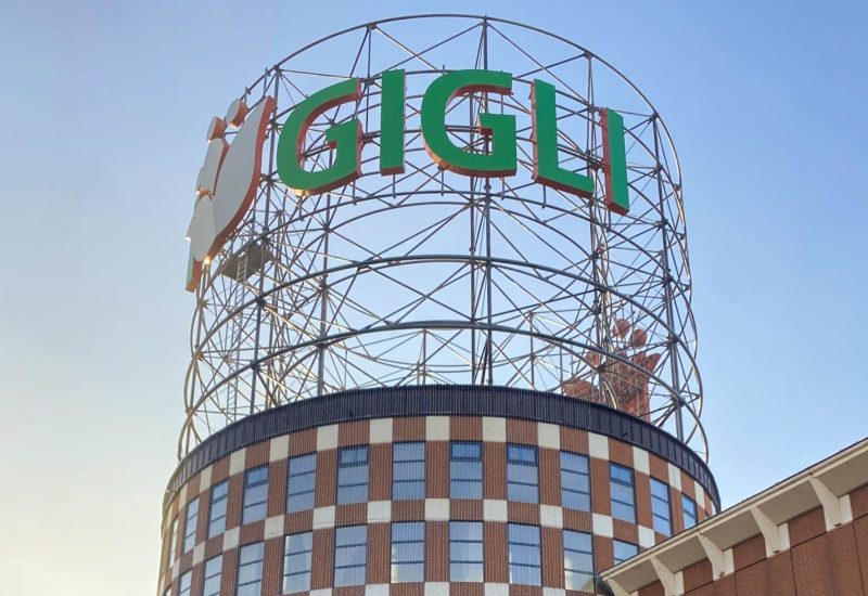 GERMOGLI PH: 4 GENNAIO 2025 CAMPI BISENZIO CENTRO COMMERCIALE I GIGLI SALDI SHOPPING ACQUISTI SCONTI