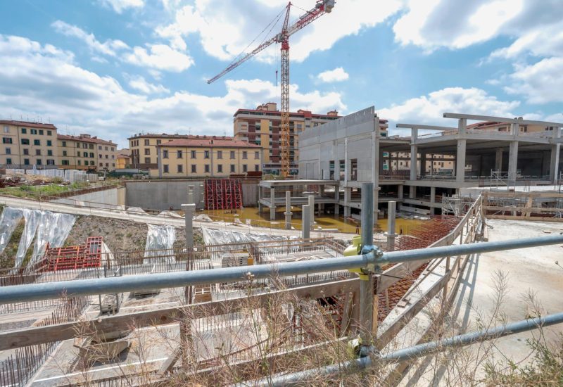 GERMOGLI PH: 8 GIUGNO 2024 FIRENZE VIA MARITI CANTIERE ESSELUNGA ALLAGATO DOPO LO STOP A SEGUITO DEL CROLLO