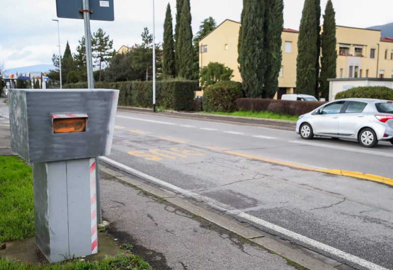GERMOGLI PH: 12 FEBBRAIO 2024 FIRENZE VIA SESTESE AUTOVELOX VANDALIZZATI CON VERNICE MULTE ECCESSO VELOCITA'