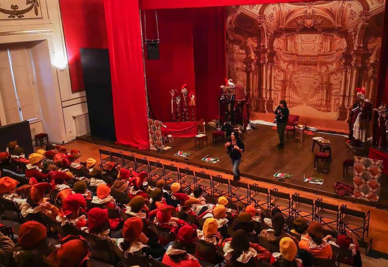 GERMOGLI PH: 26 GENNAIO 2023 SESTO FIORENTINO GLI ALUNNI DELLA SCUOLA BROGI E PESCETTI PARTECIPANO A UN PROGETTO DI TEATRO URBANO ALLA PERGOLA