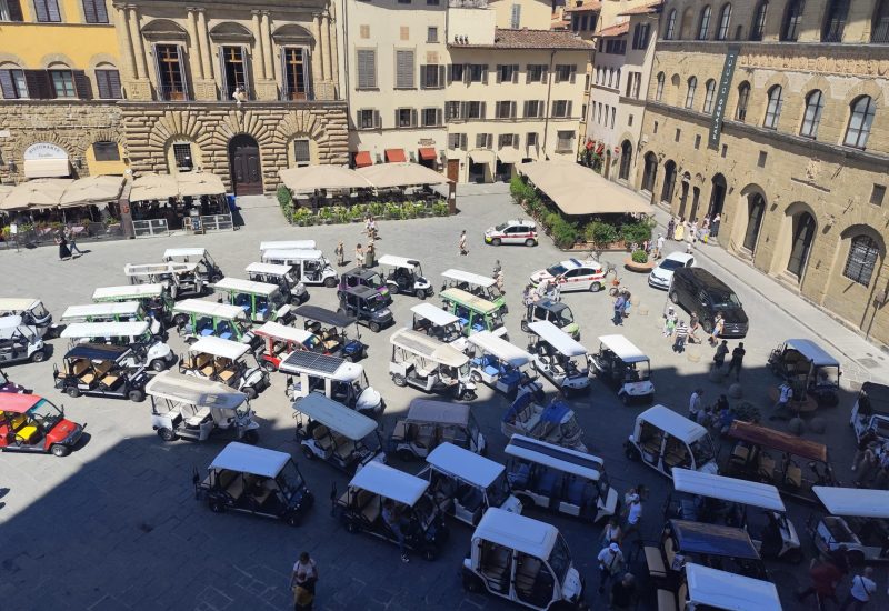 caddy-e-golf-car-in-piazza-signoria1
